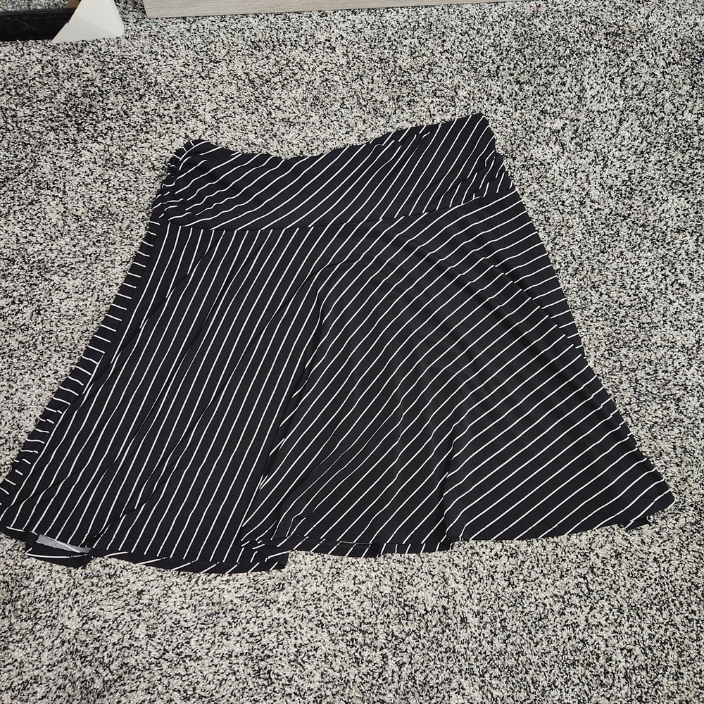 Maurices Black White Striped Skirt Flowy Knee Stretch Retro Preppy Y2k 90s Xl